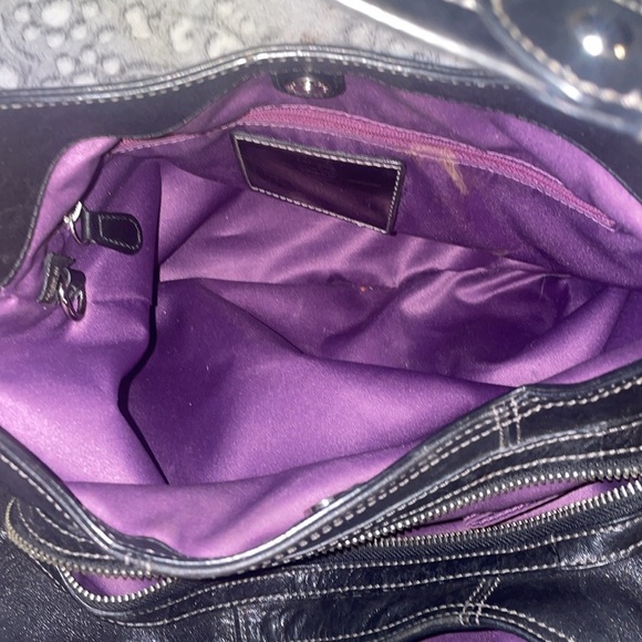 I’m selling authentic coach purse it’s black. - Picture 3 of 8